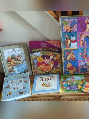 Winnie The Pooh Lot Of Nine Items